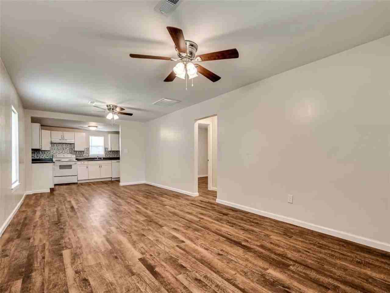 1823 N Louisa Ave - Photo 5 of 15
