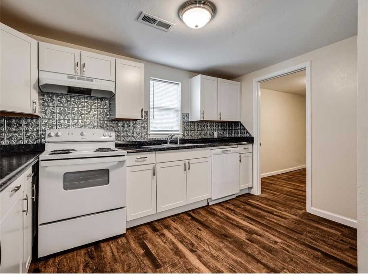 1823 N Louisa Ave - Photo 7 of 15