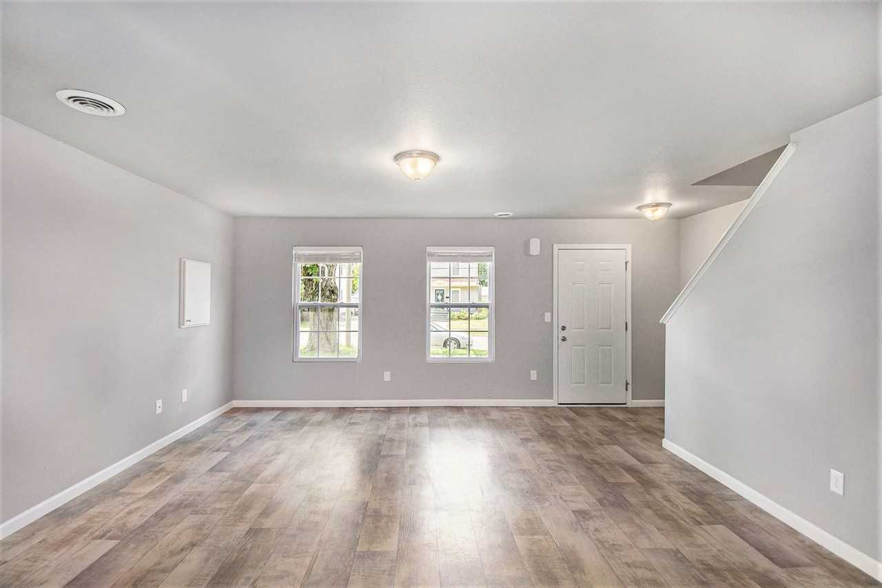 218 Westmoreland Ave - Photo 6 of 18