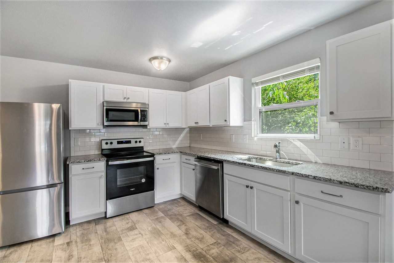 218 Westmoreland Ave - Photo 7 of 18