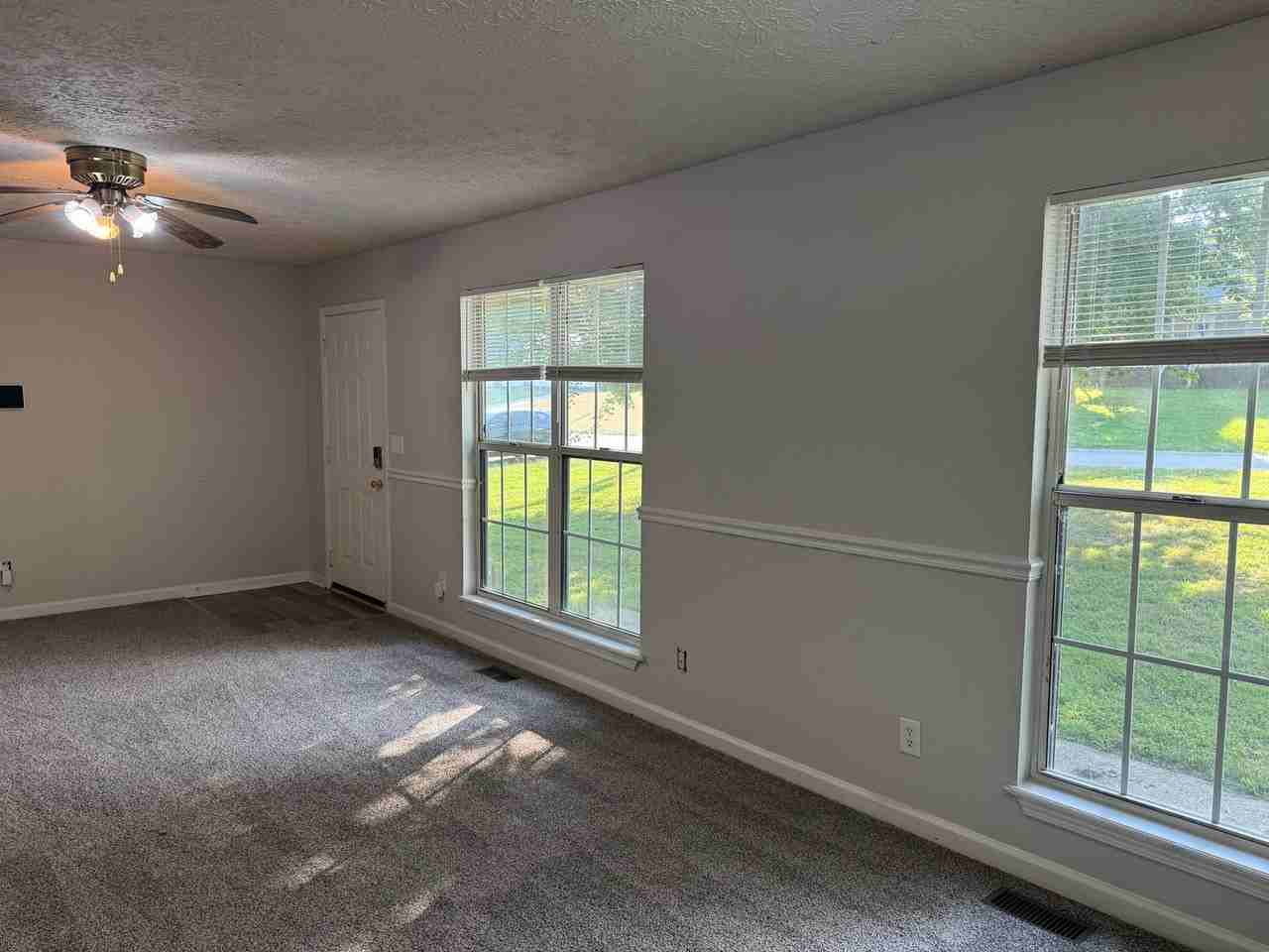 625 Artic Ave - Photo 2 of 30