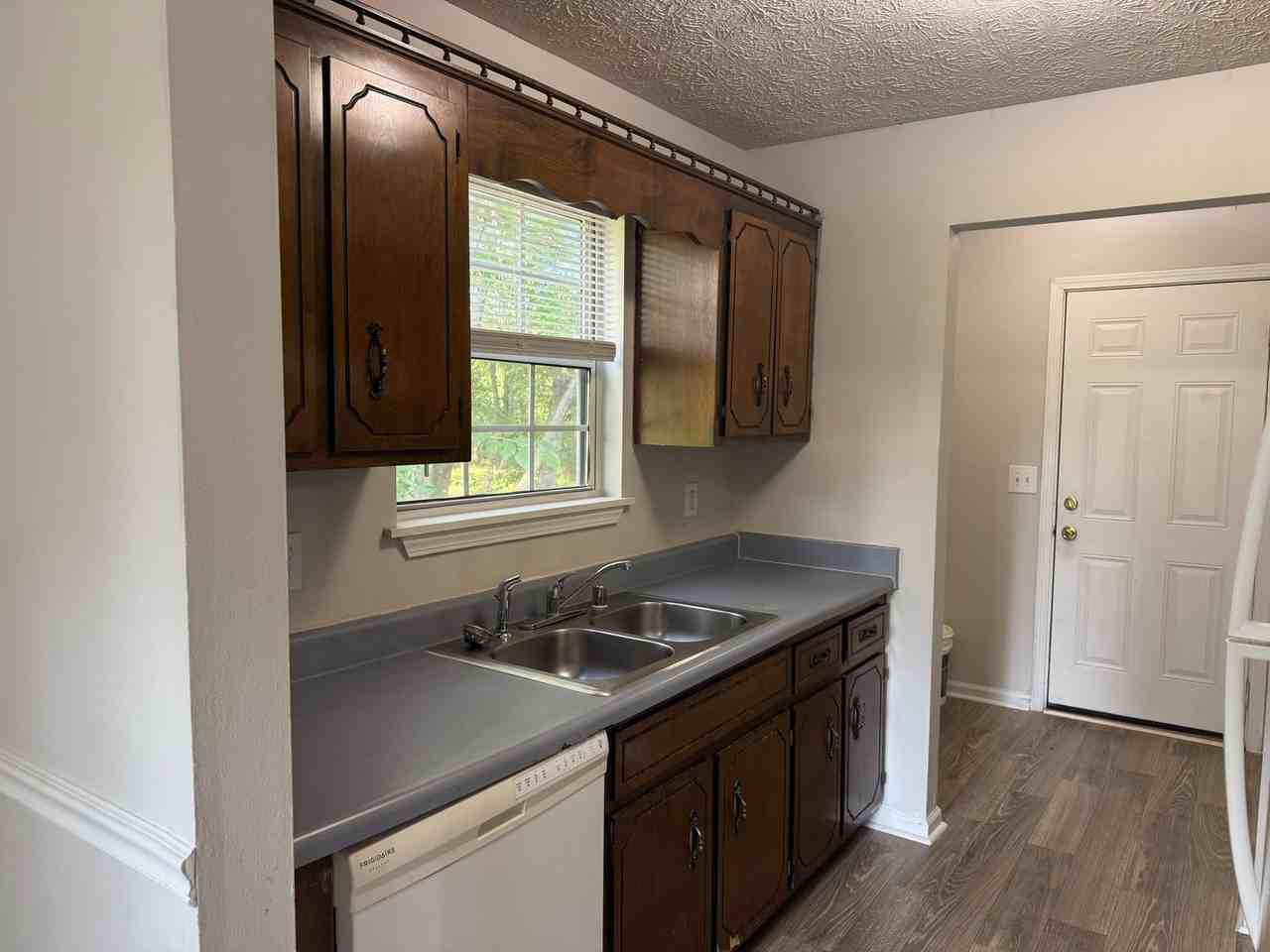 625 Artic Ave - Photo 7 of 30