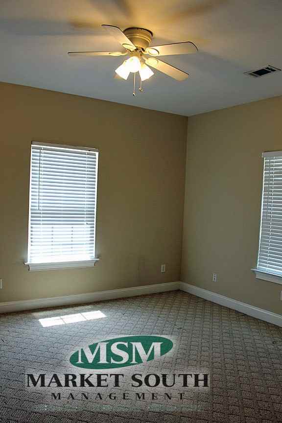 116 Live Oak St - Photo 6 of 11