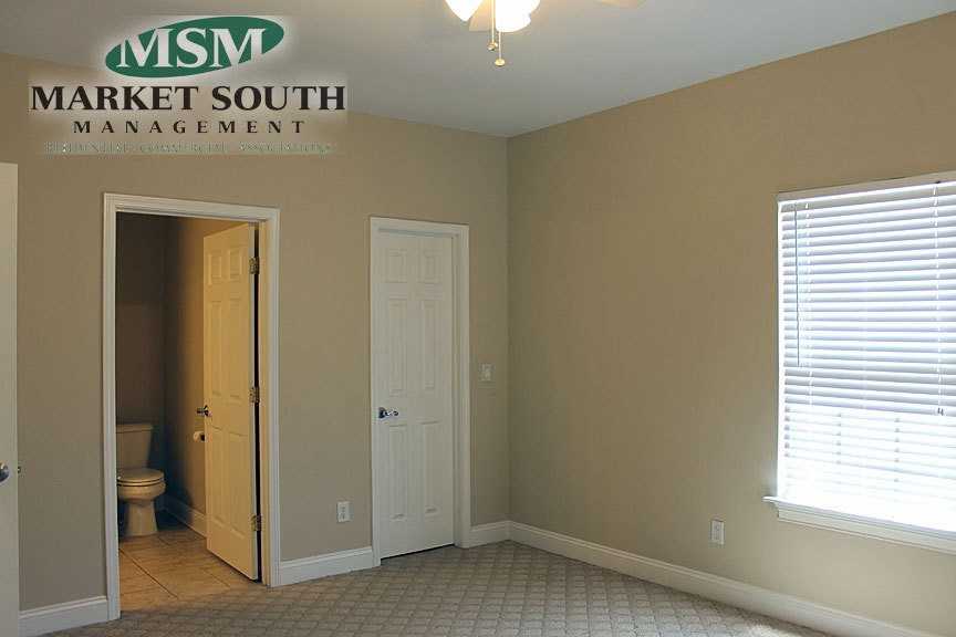 116 Live Oak St - Photo 7 of 11