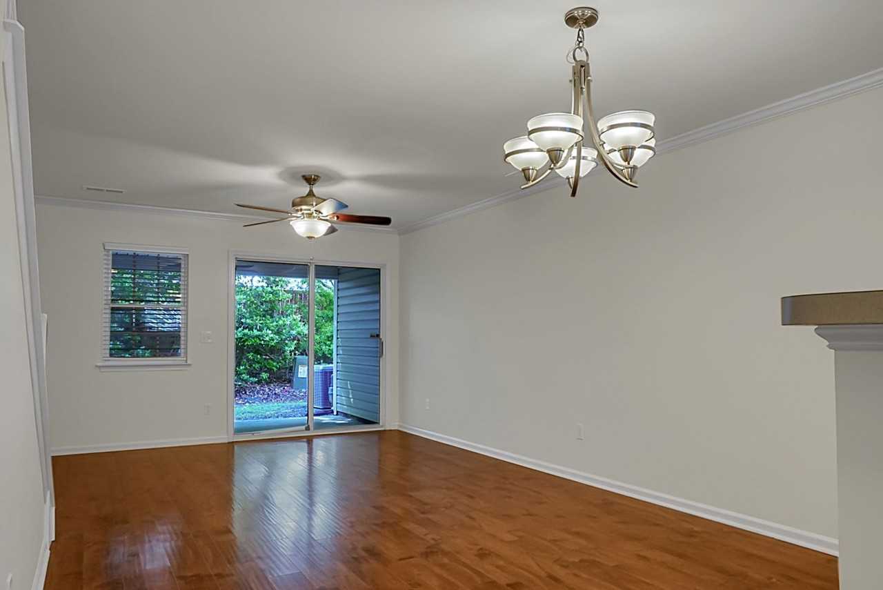121 Hornby Cir - Photo 7 of 19