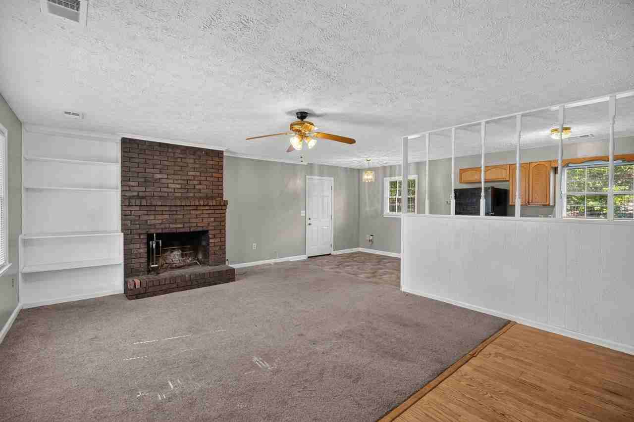 495 Valerie Cir - Photo 4 of 18