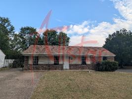 featured image of 6565 Hermitage Rd