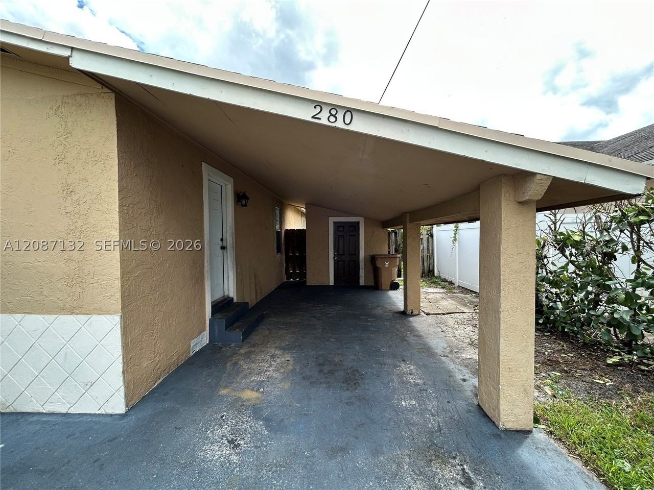 280 Sw 8th St - Photo 2 of 31
