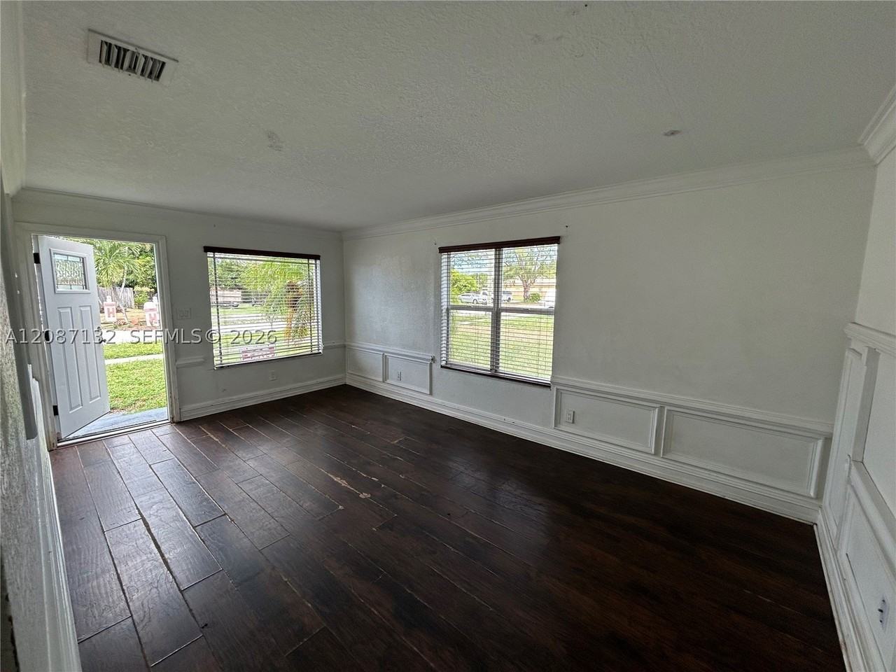 280 Sw 8th St - Photo 4 of 31