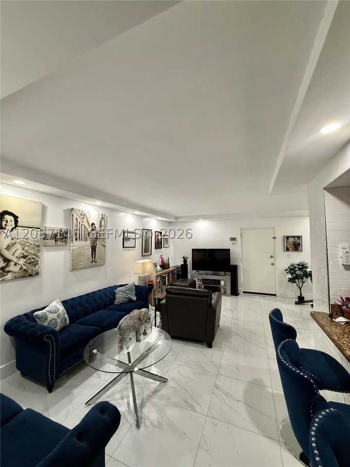 9441 Sw 4th St #301 - Photo 7 of 29