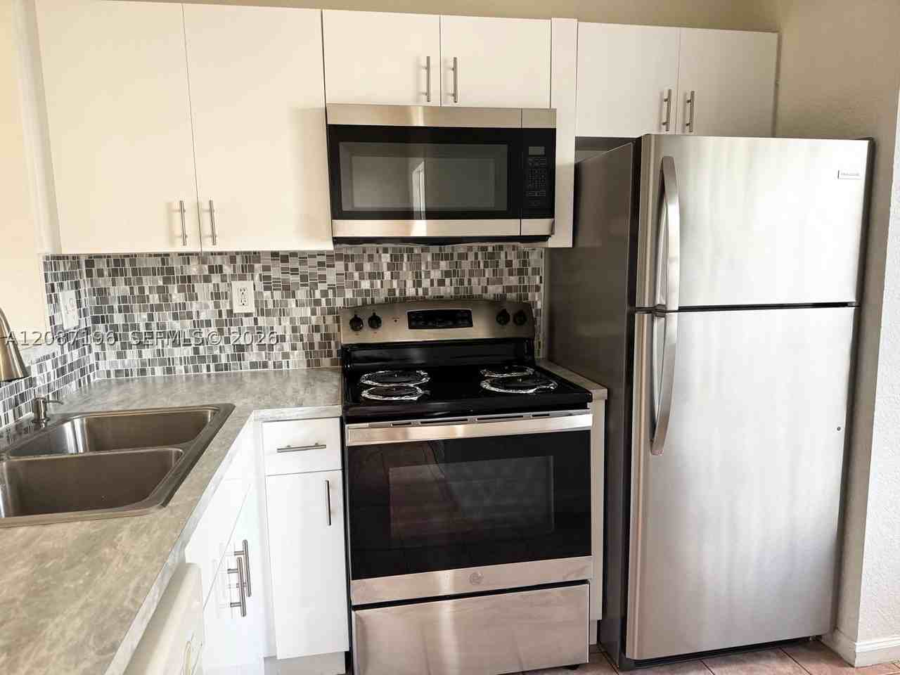 12178 Sw 143rd Ln #12-4 - Photo 4 of 11