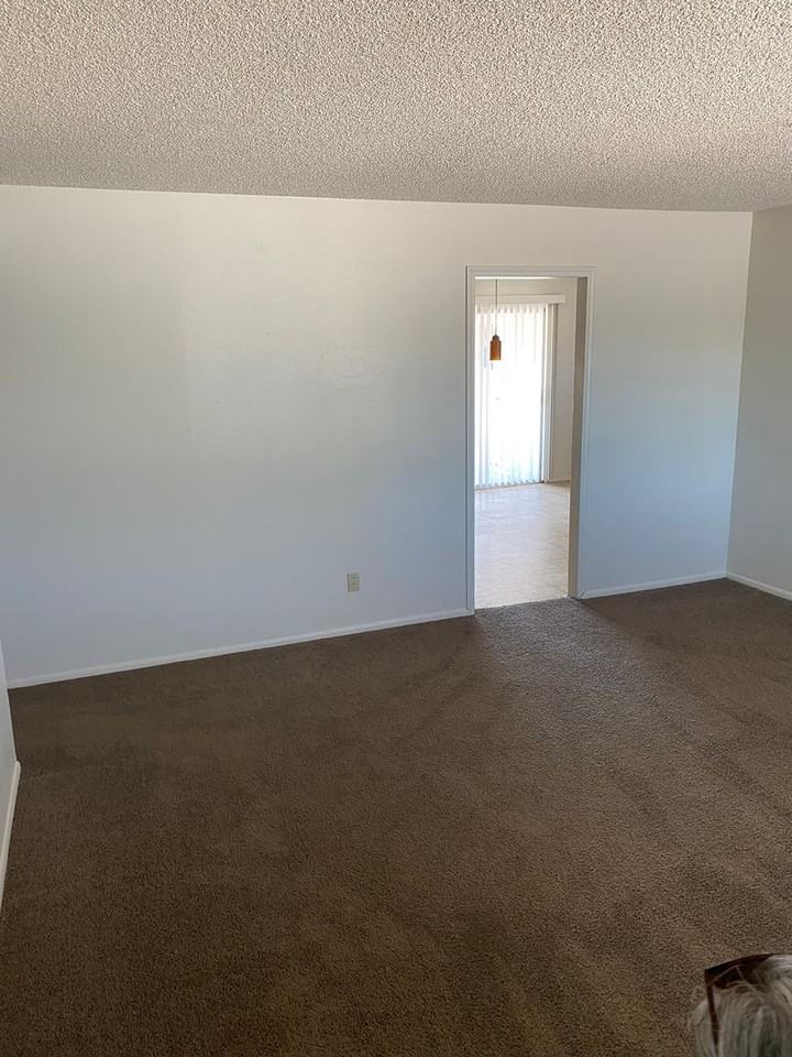 3326 S Country Club Way - Photo 5 of 28