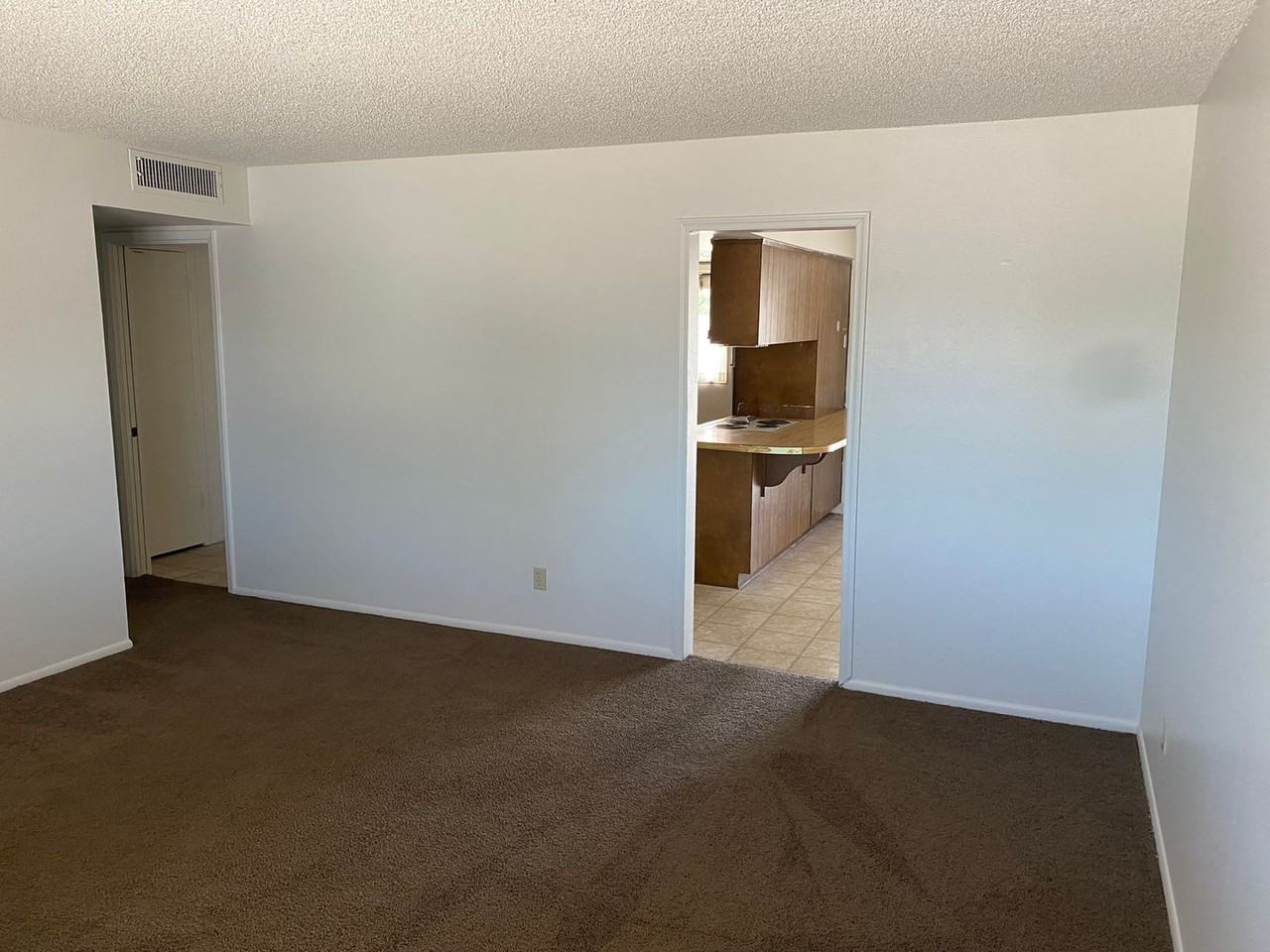 3326 S Country Club Way - Photo 7 of 28