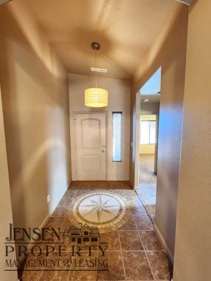 2031 E Colorado Dr #5 - Photo 4 of 26