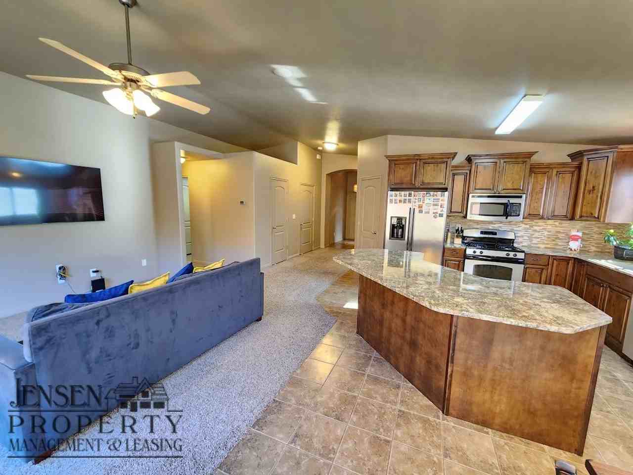 2031 E Colorado Dr #5 - Photo 7 of 26