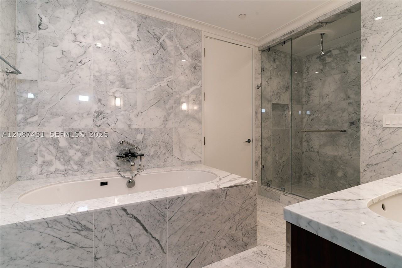15701 Collins Ave #702 - Photo 5 of 41
