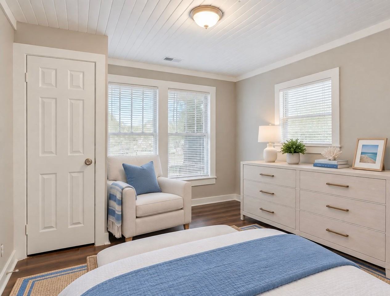 1025 W 47th St - Photo 6 of 13