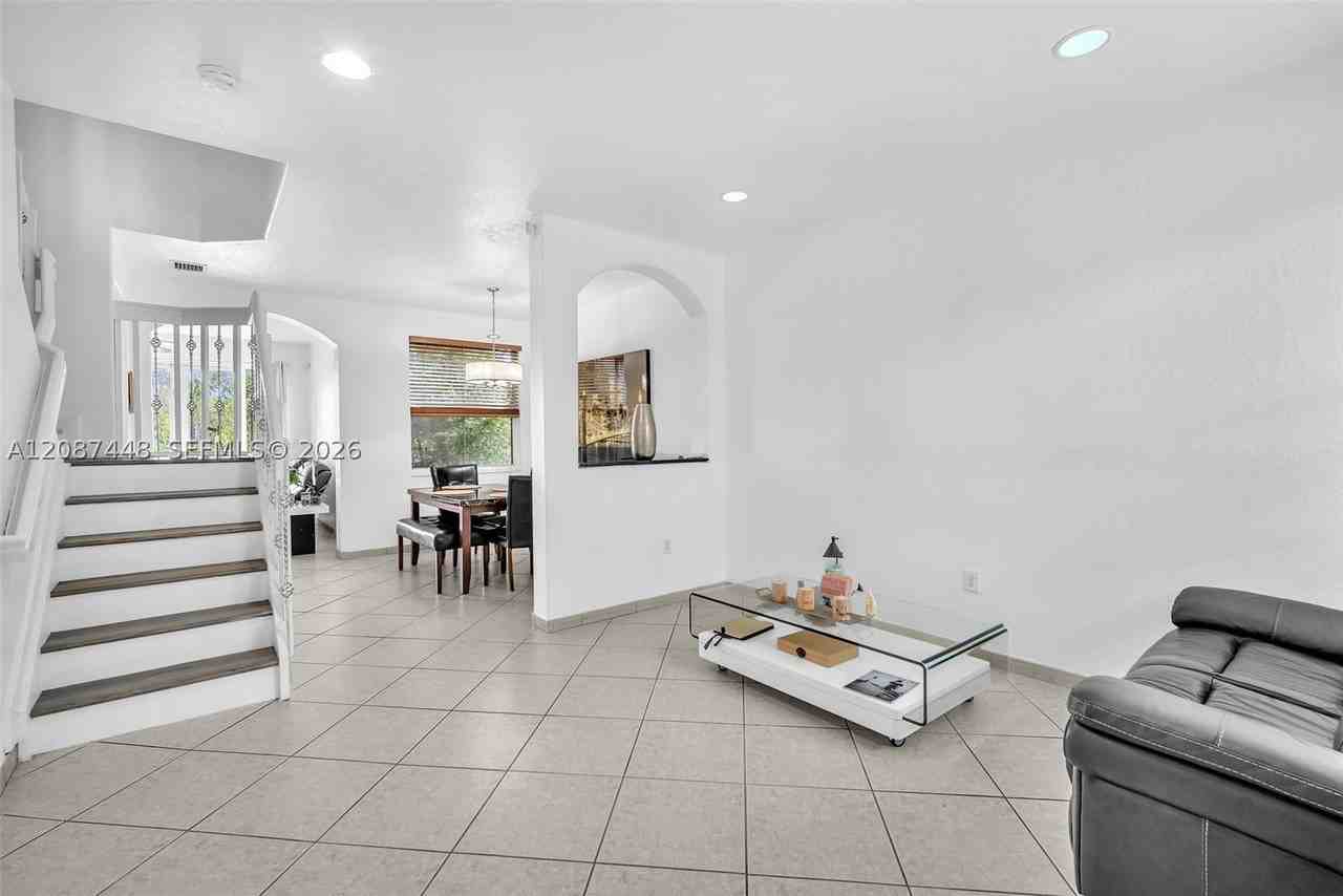16910 Sw 39th Ct #16910 - Photo 6 of 43