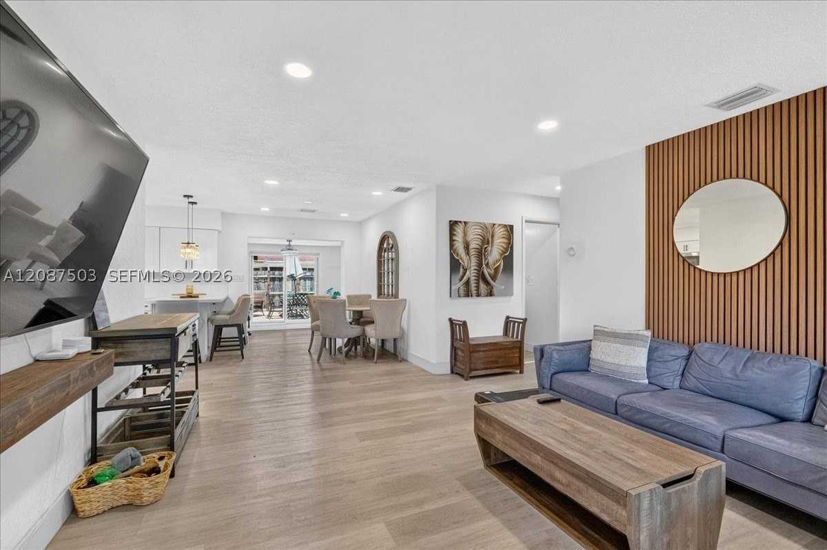 1131 N 75th Ave #1131 - Photo 2 of 33
