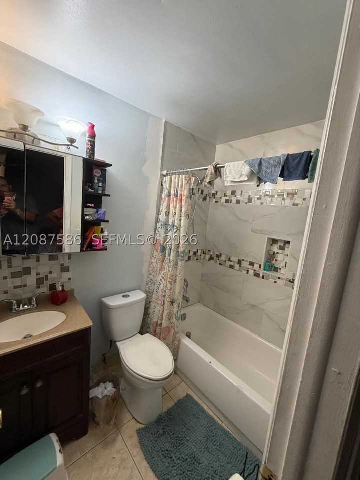 7830 Sw 10th St #A - Photo 3 of 4
