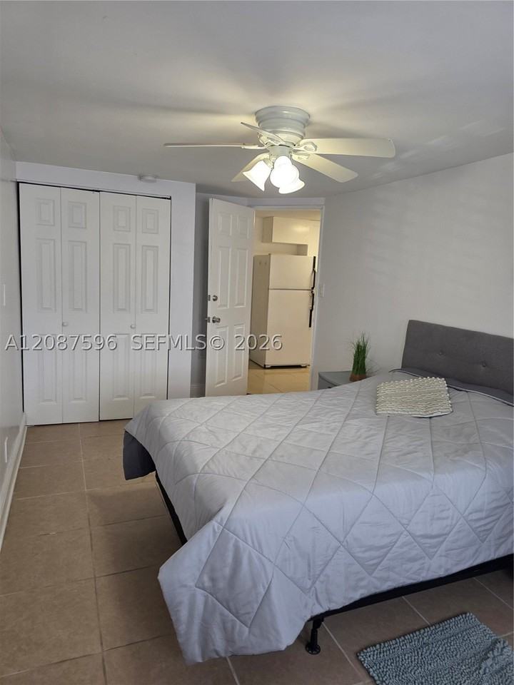 5712 Hollywood Blvd #1 - Photo 7 of 11