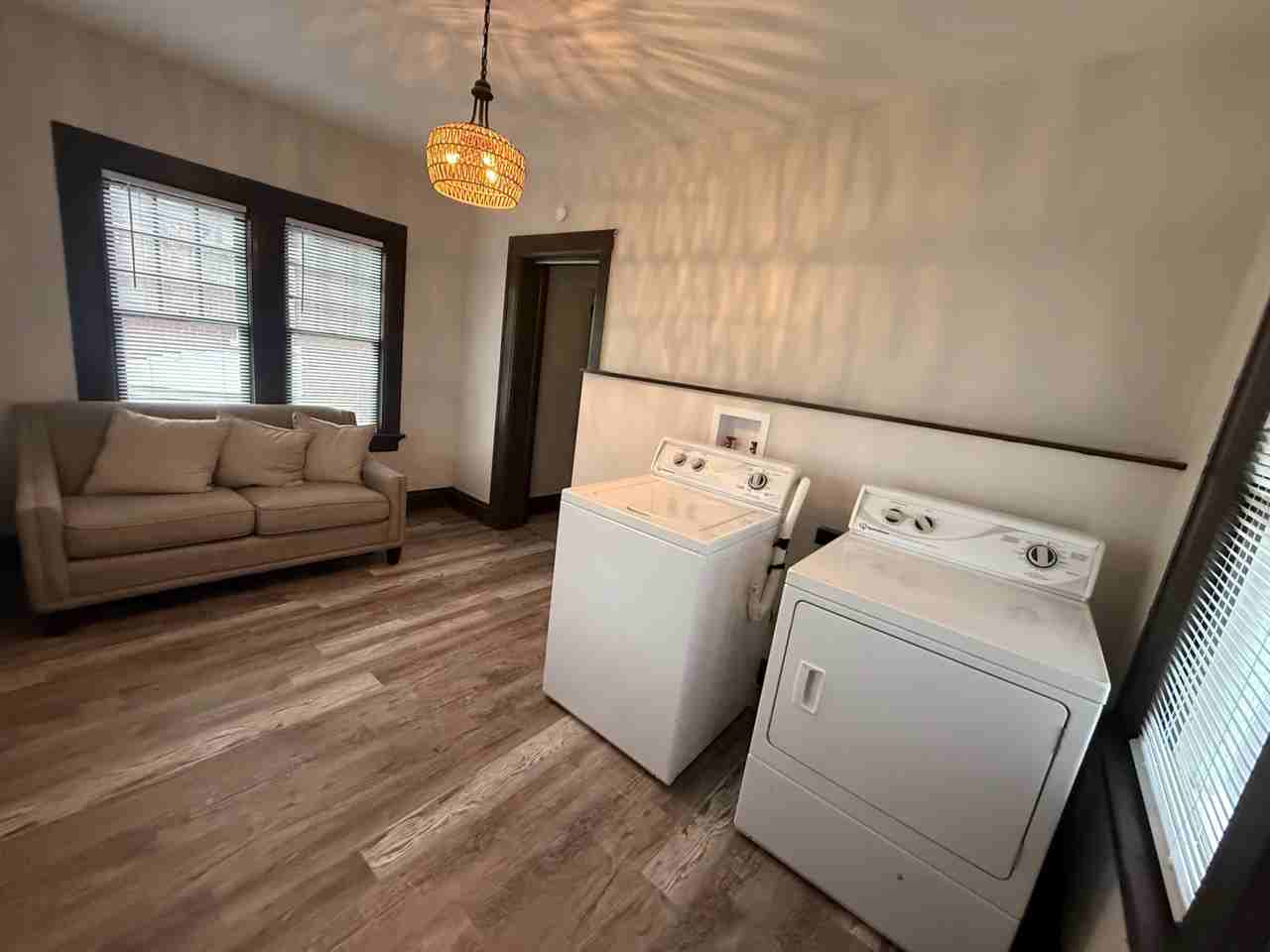Linwood Ave - Photo 5 of 11