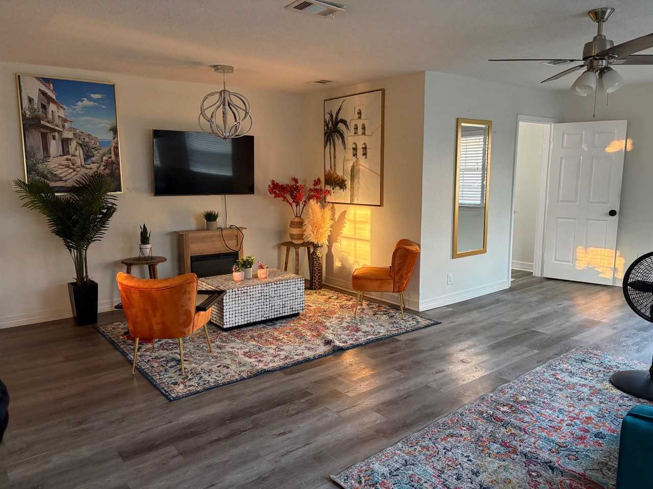 Stuyvesant Ln - Photo 2 of 17