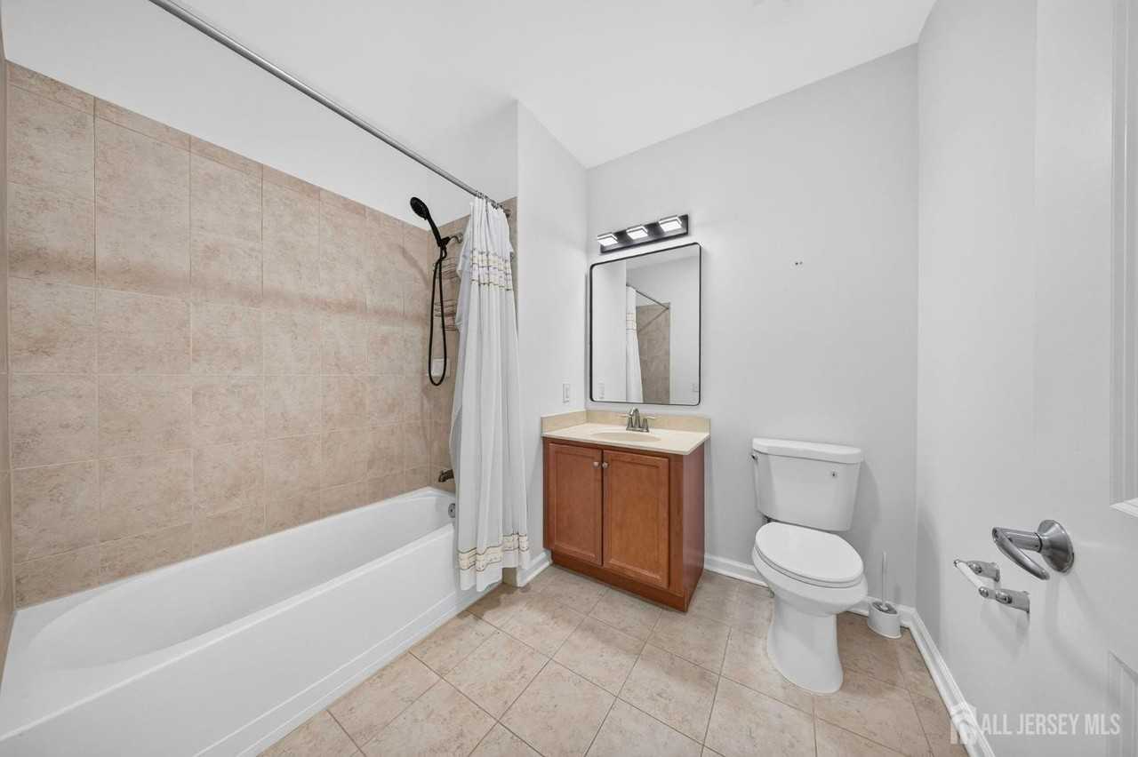645 Doral Ct - Photo 5 of 25