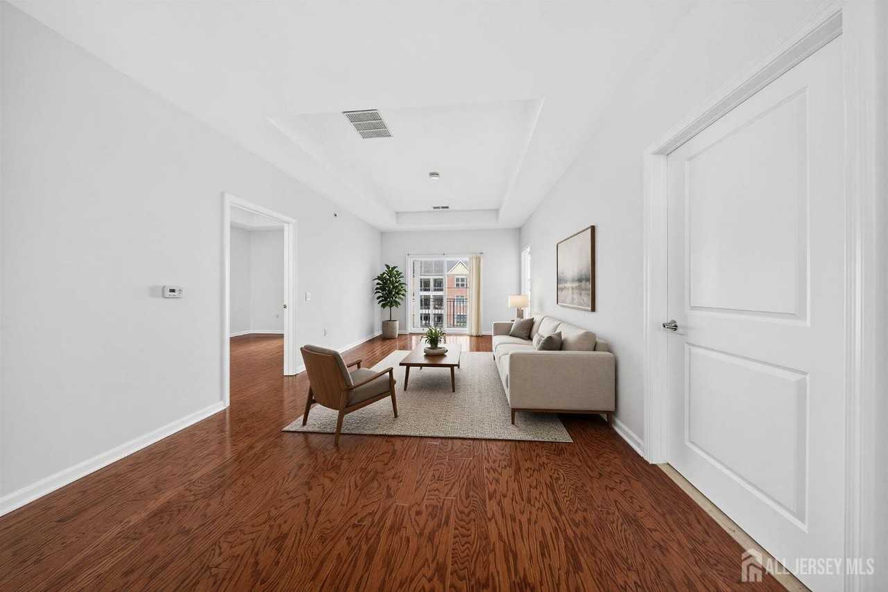 645 Doral Ct - Photo 7 of 25