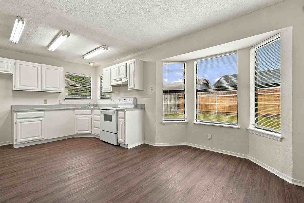 2911 S 121st East Ave - Photo 3 of 22