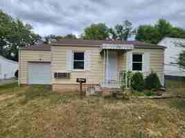 featured image of 2316 N Weller Ave