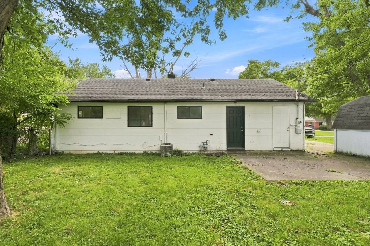 528 Courtney Dr - Photo 4 of 33
