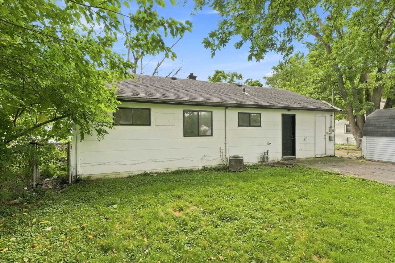 528 Courtney Dr - Photo 5 of 33