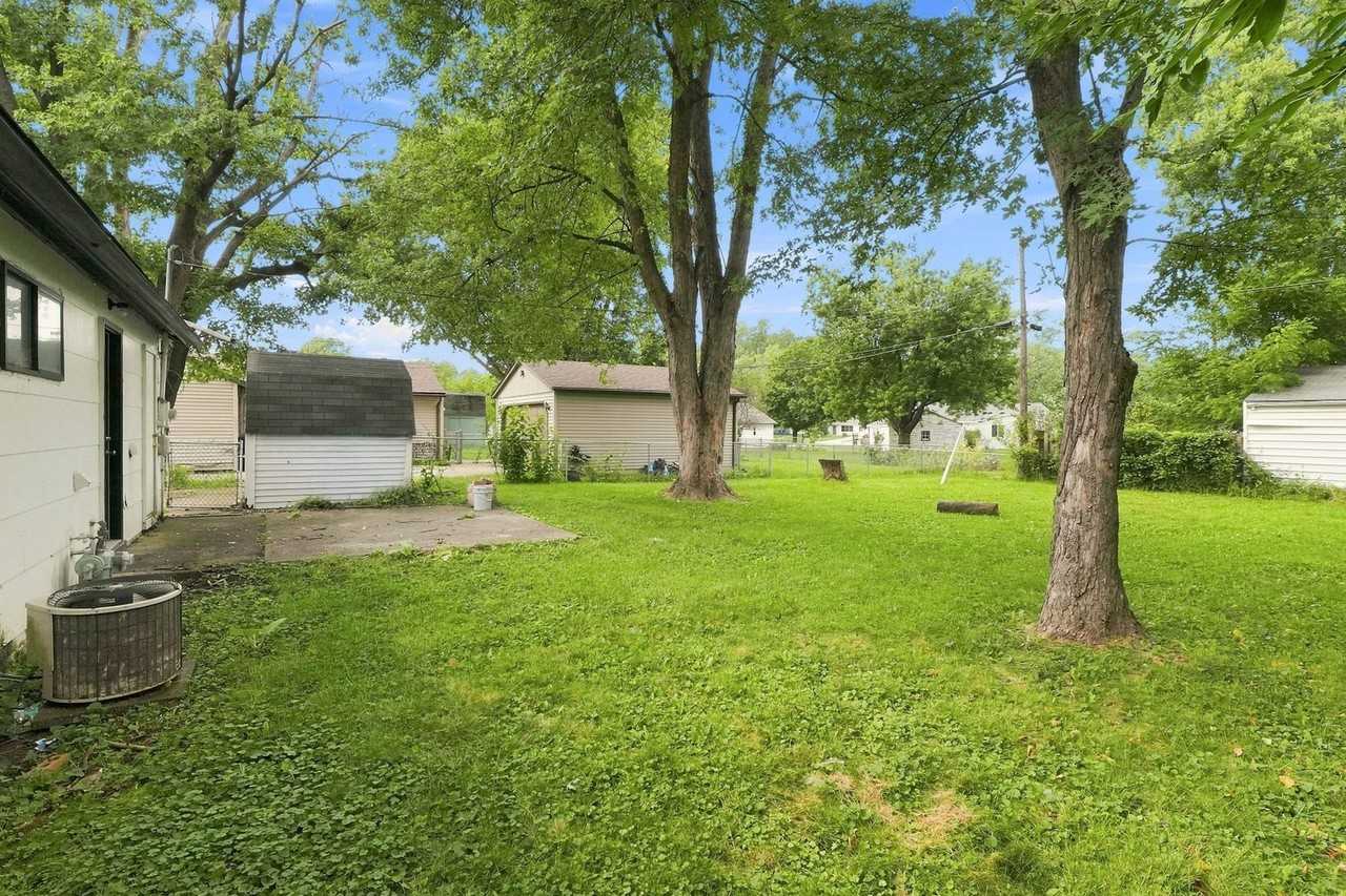 528 Courtney Dr - Photo 6 of 33