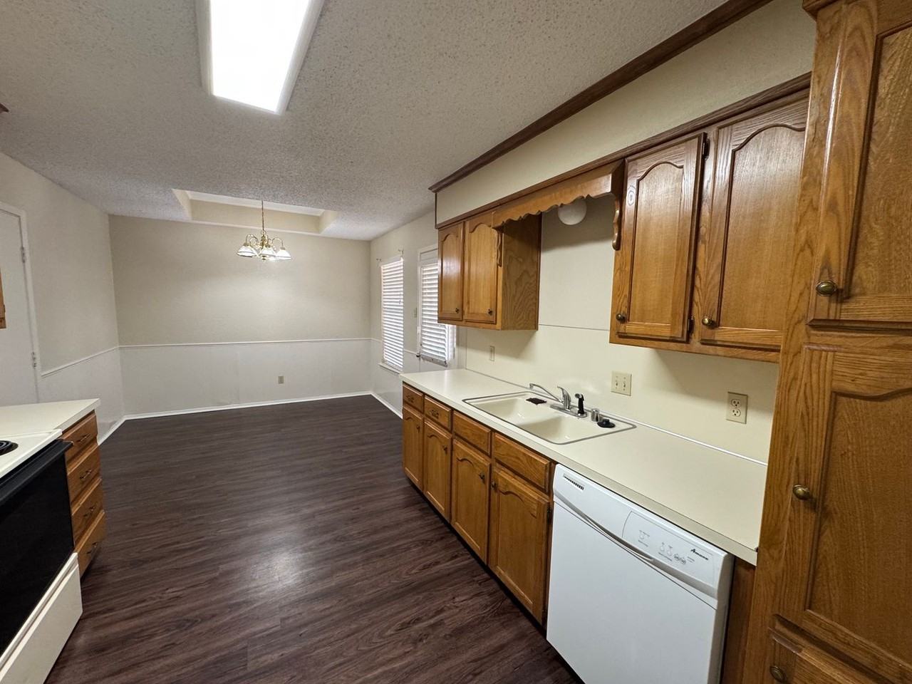 2114 Kirby Lee St - Photo 4 of 11
