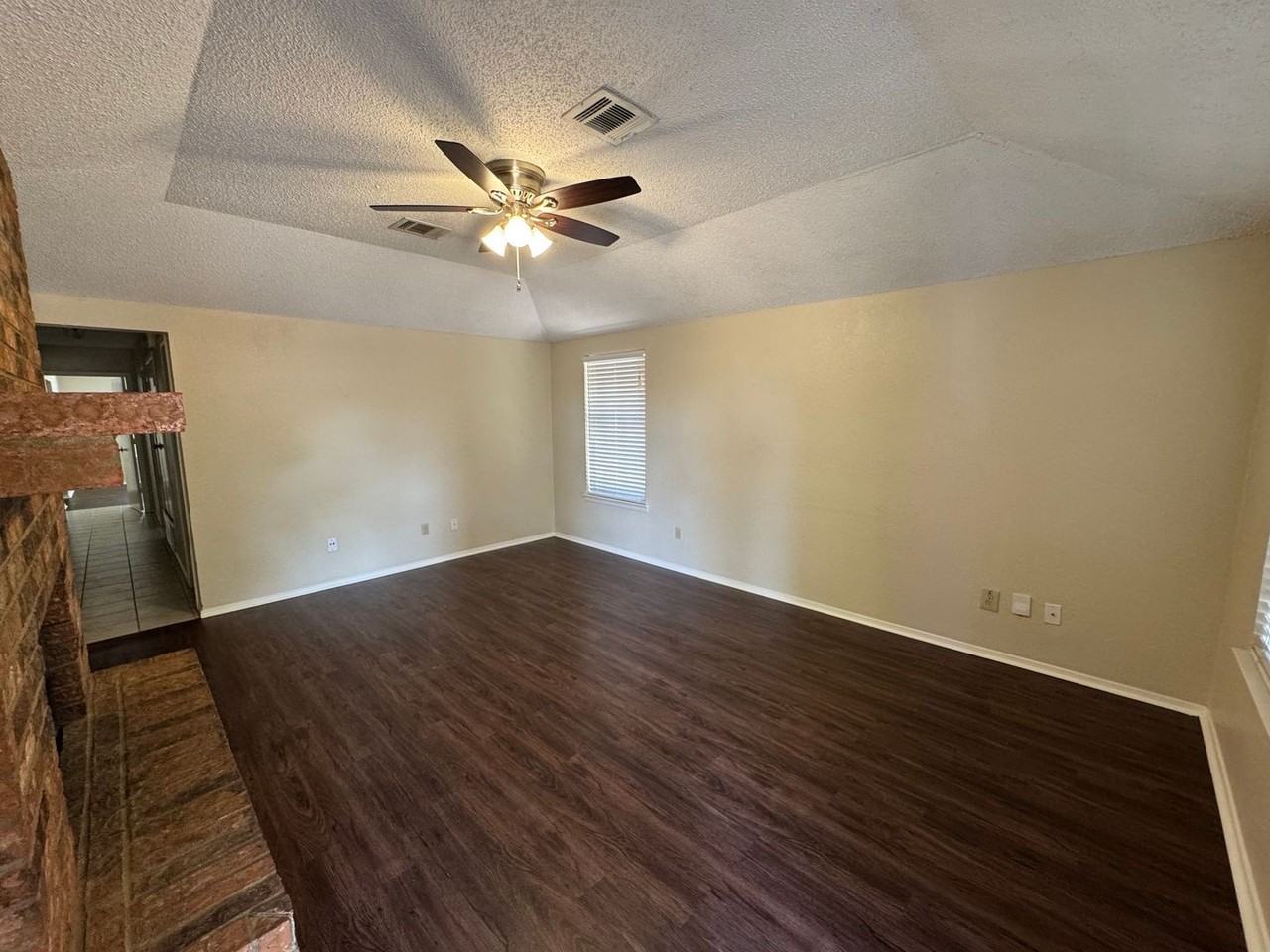 2114 Kirby Lee St - Photo 5 of 11