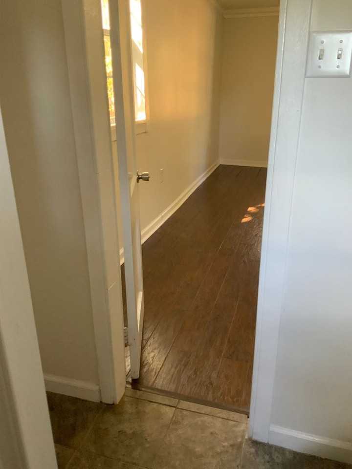 235 N Pecan St - Photo 4 of 41
