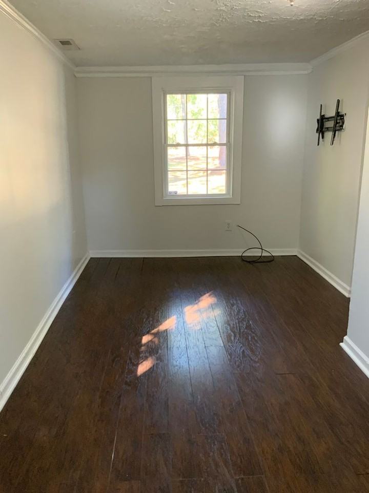 235 N Pecan St - Photo 7 of 41