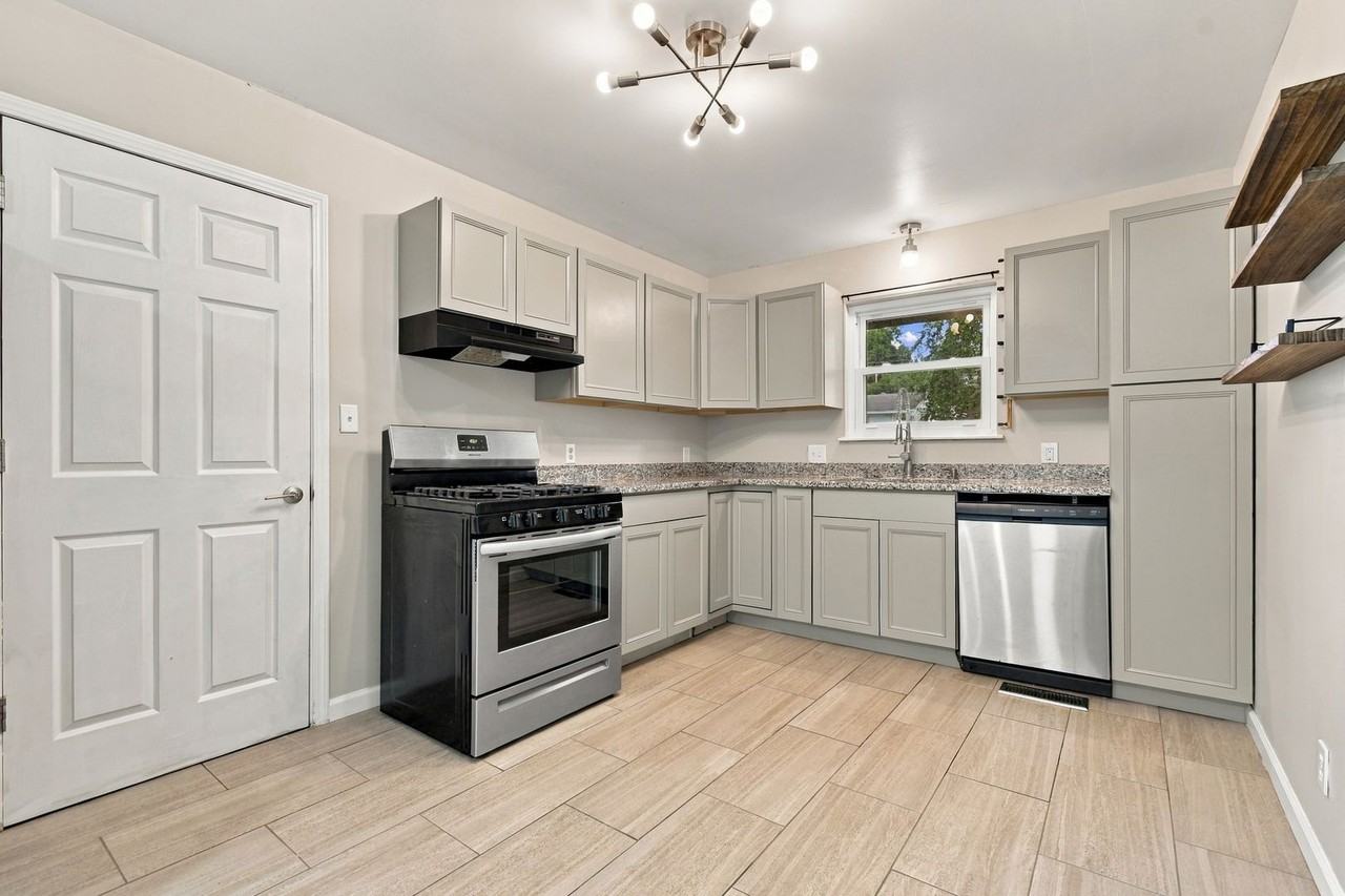 4820 S Nogales Ave - Photo 4 of 22