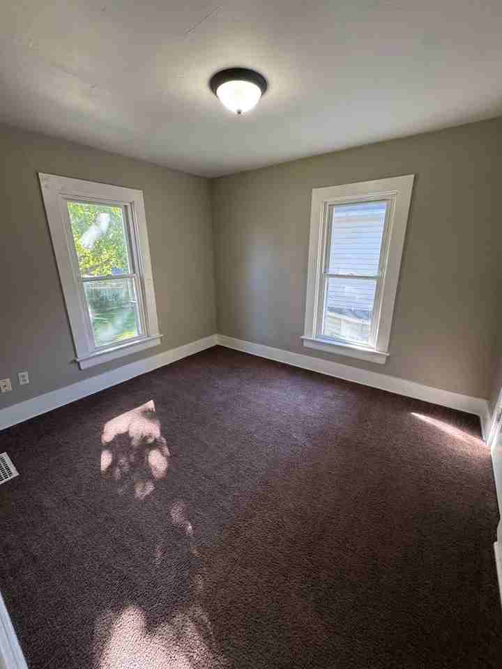 1714 Oakland St - Photo 6 of 7