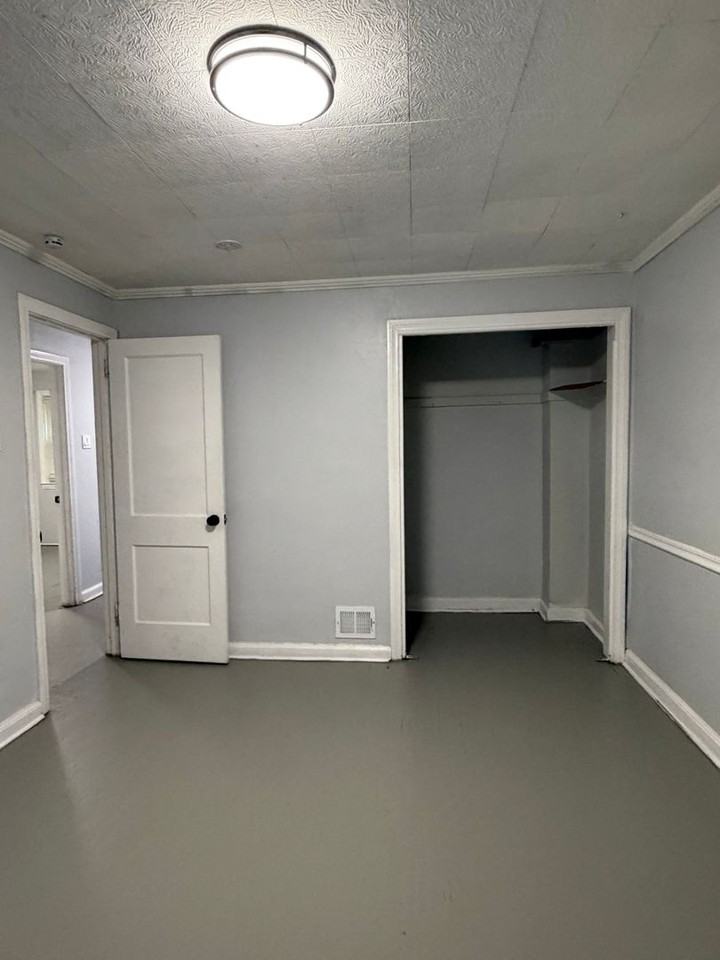 2615 Kane St - Photo 3 of 11