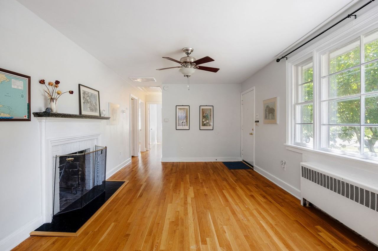 6612 Rolling Rd - Photo 5 of 34