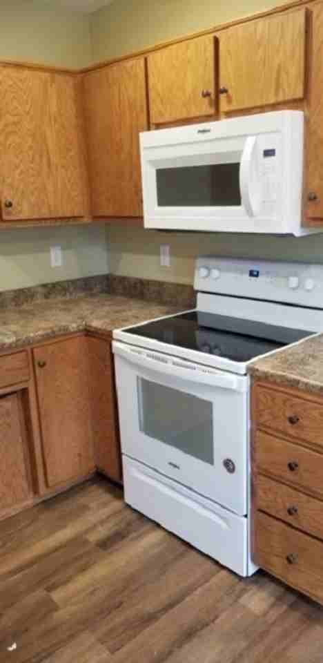 Pineview Dr - Photo 5 of 10