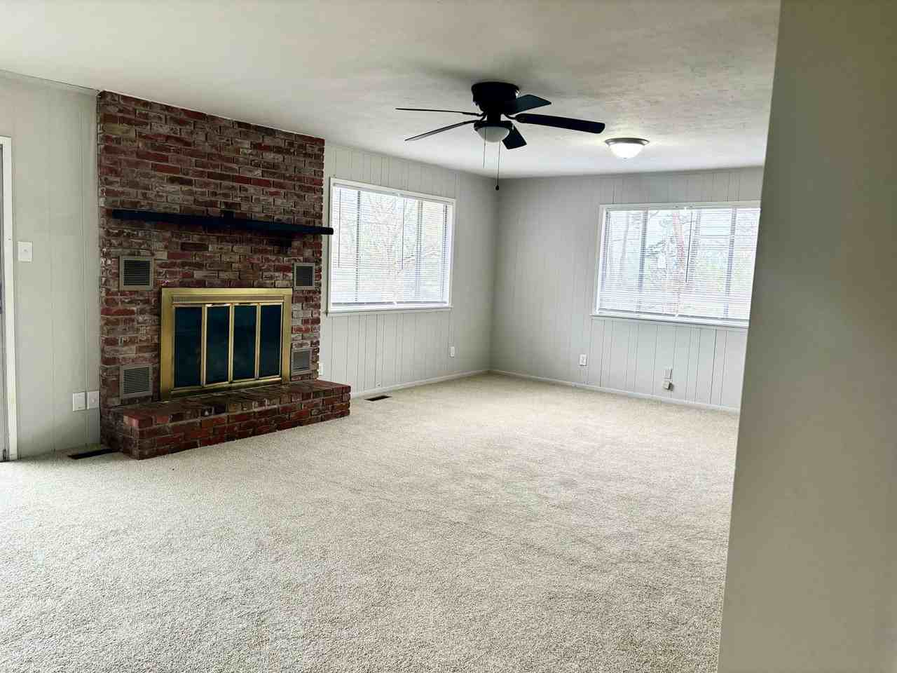 69 Belmont Dr - Photo 2 of 16