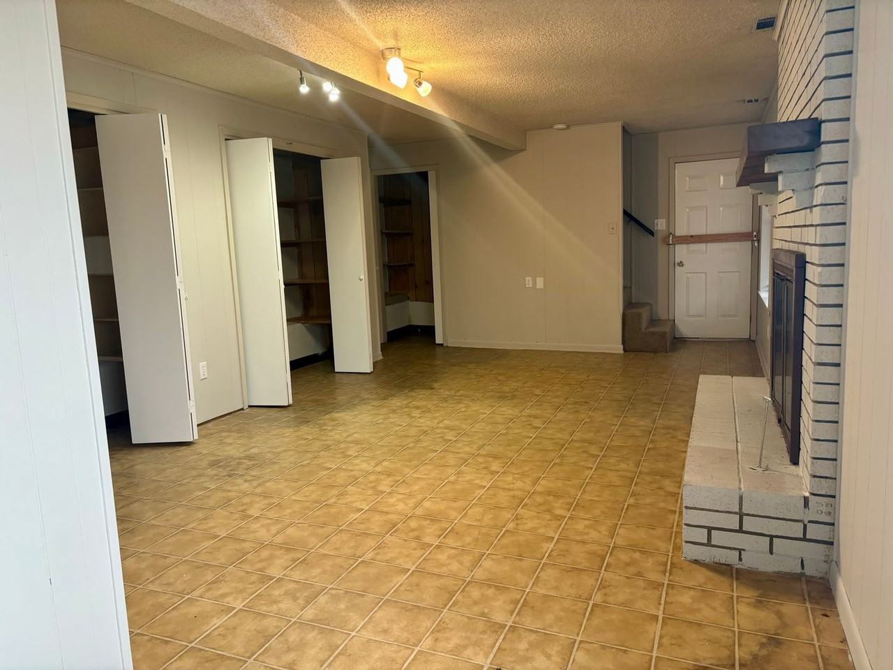 69 Belmont Dr - Photo 5 of 16