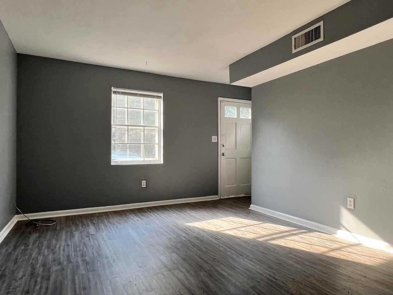 527 Chestnut St - Photo 3 of 10