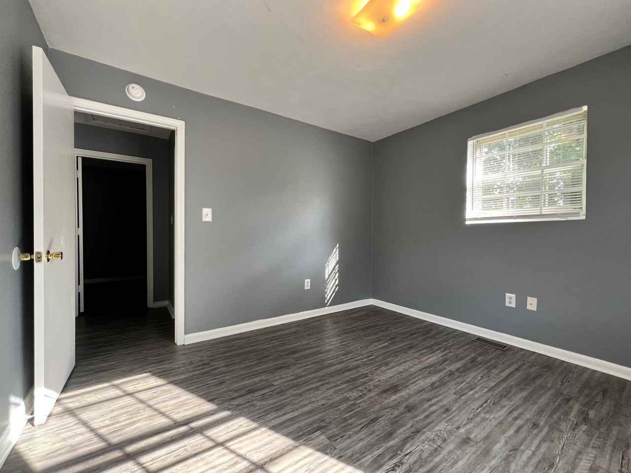 527 Chestnut St - Photo 6 of 10