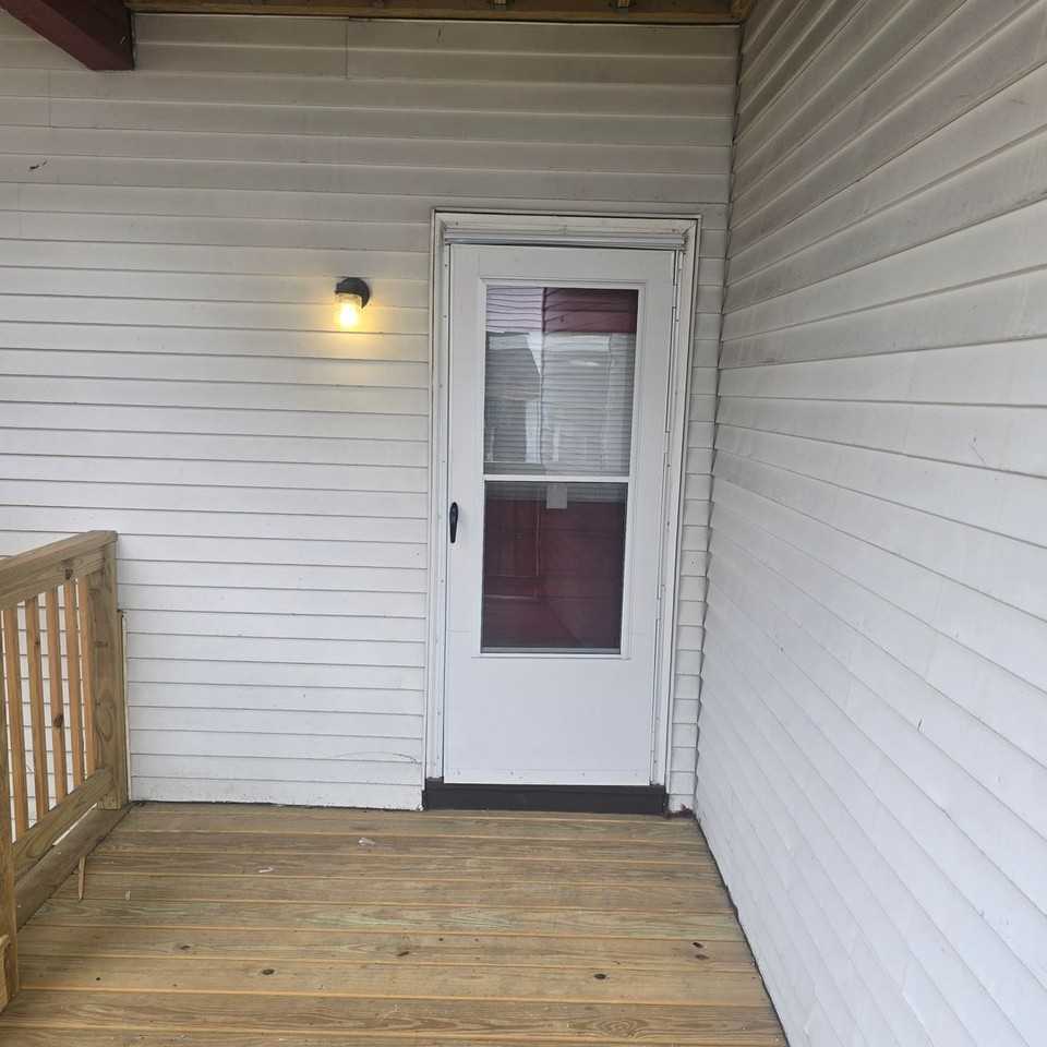 395 Lake Ave