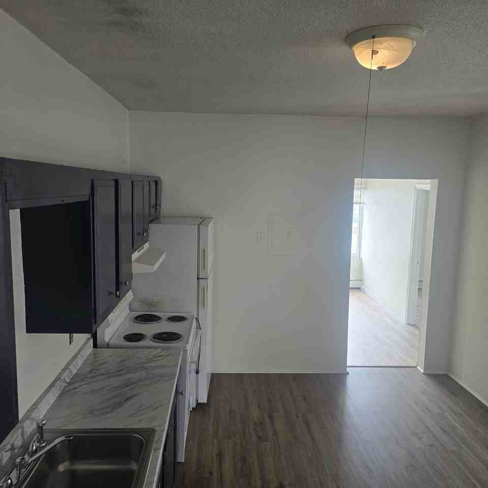 395 Lake Ave - Photo 2 of 12