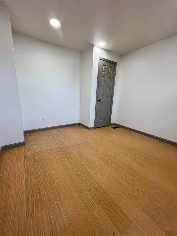 219 Walnut St - Photo 7 of 39
